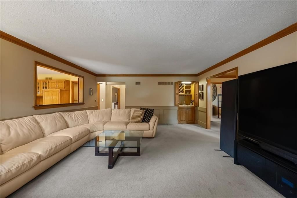 Photo 11 of 47 - 2401 W 123rd Terrace