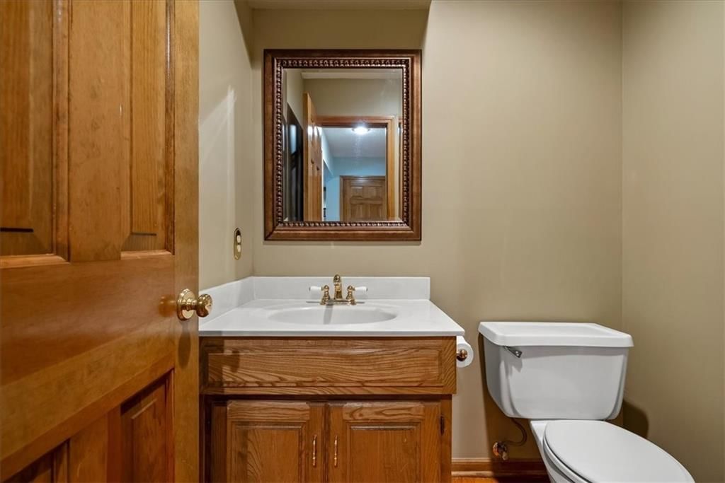Photo 19 of 47 - 2401 W 123rd Terrace