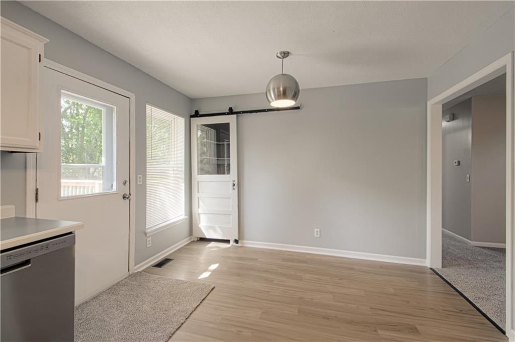 1017 Rose Avenue — photo 9