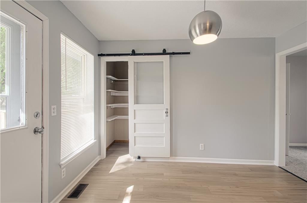 1017 Rose Avenue — photo 10