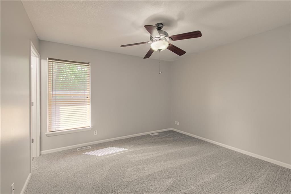 1017 Rose Avenue — photo 11