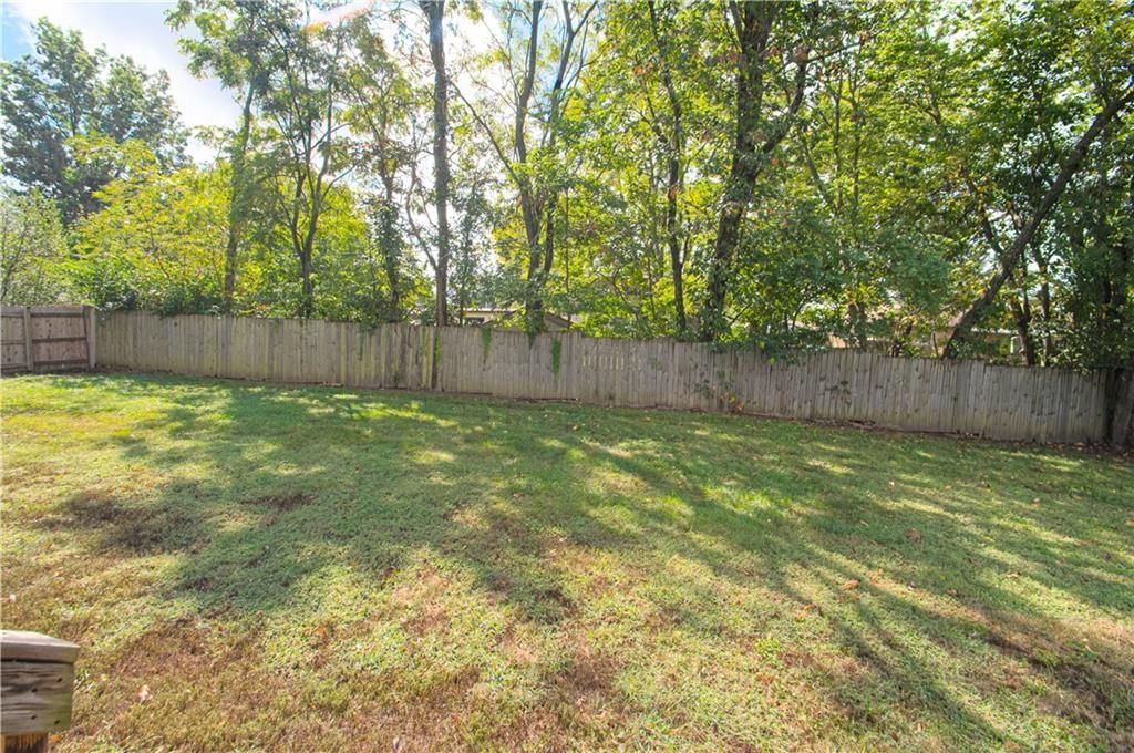 1017 Rose Avenue — photo 27