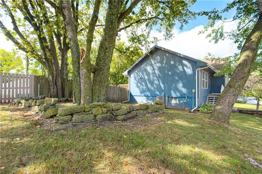 1017 Rose Avenue — photo 29