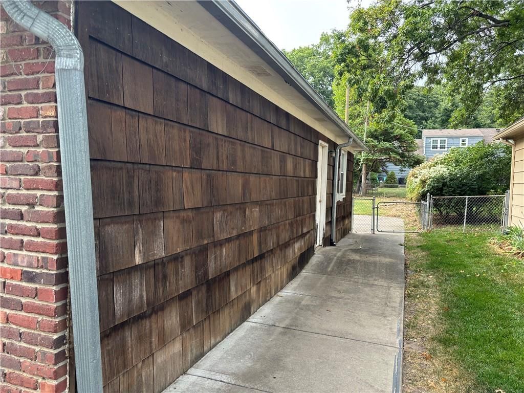 2710 W 50th Terrace — photo 5