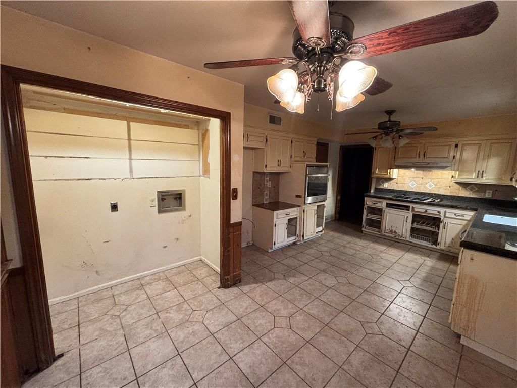 2710 W 50th Terrace — photo 65