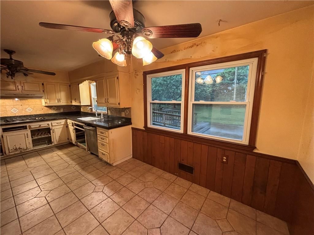 2710 W 50th Terrace — photo 66