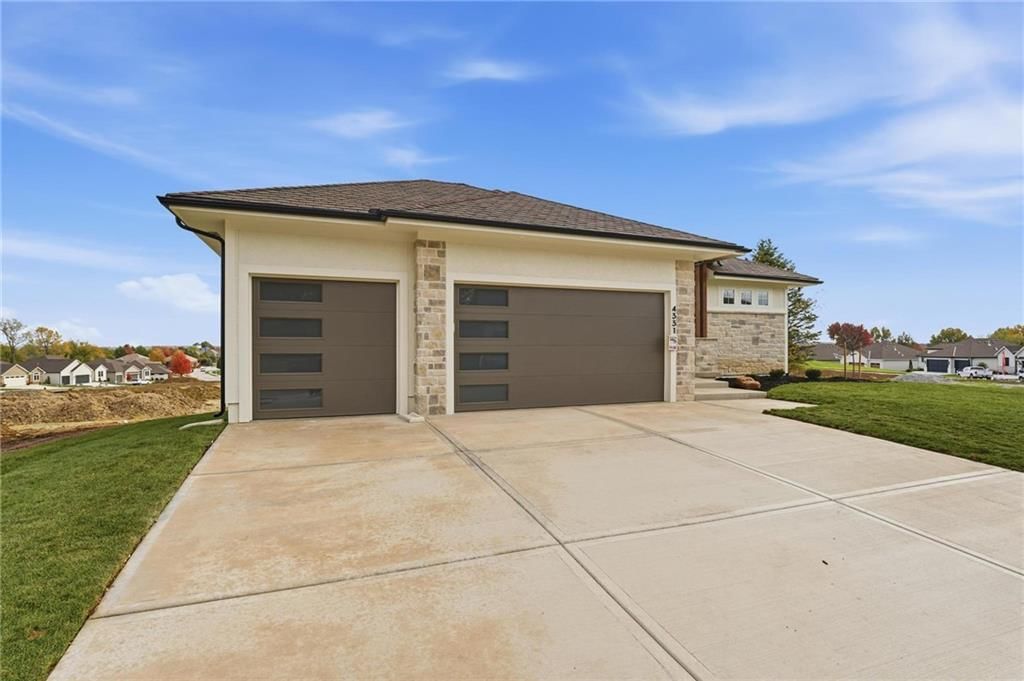 4331 NE Hideaway Drive — photo 3
