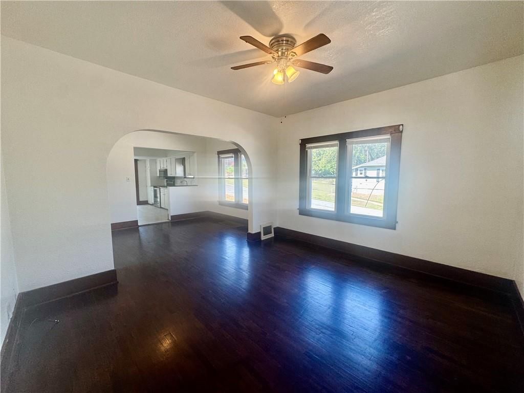 1011 N Broadway Street — photo 6