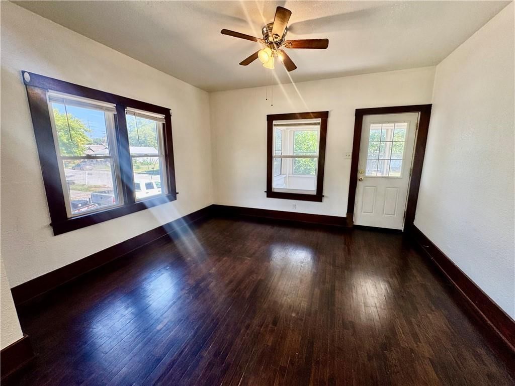 1011 N Broadway Street — photo 8