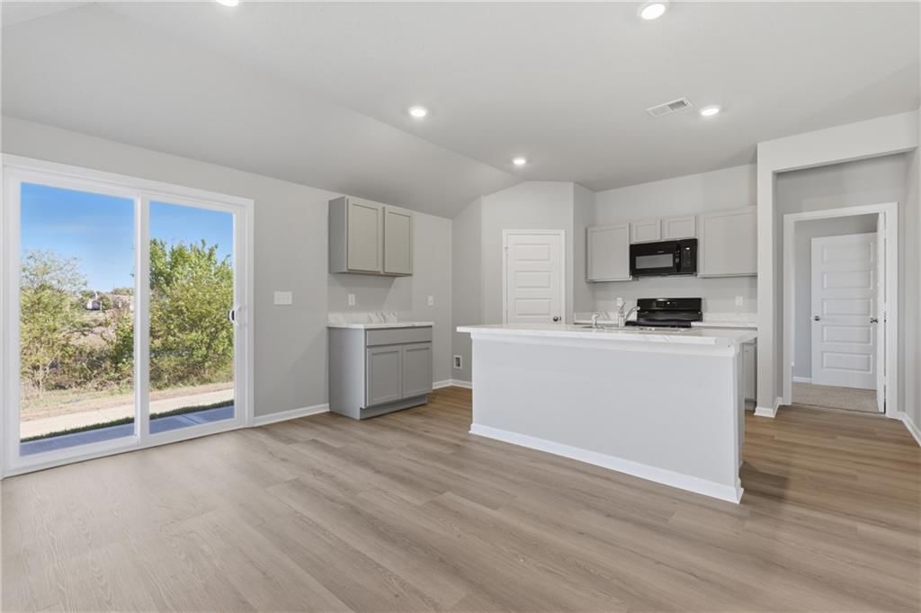 534 W Fountain Street — photo 7