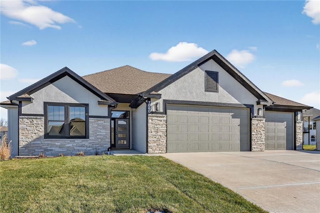 7060 NW Yulich Court, Parkville, MO