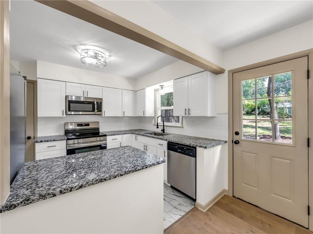 3921 S Delaware Avenue — photo 9