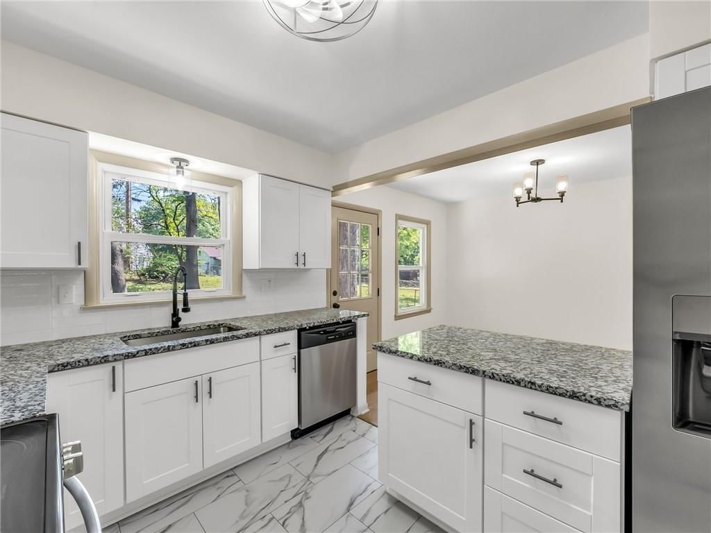 3921 S Delaware Avenue — photo 10