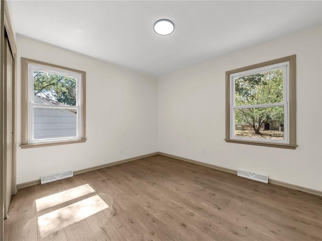 3921 S Delaware Avenue — photo 17