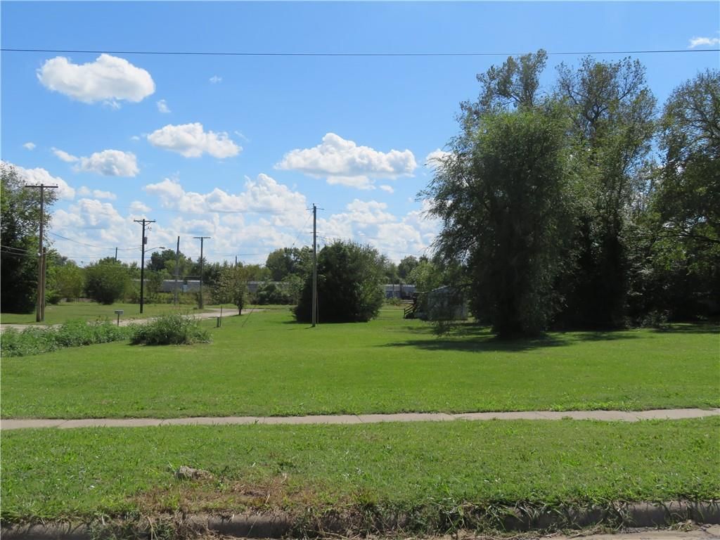 901 Chestnut Avenue — photo 1