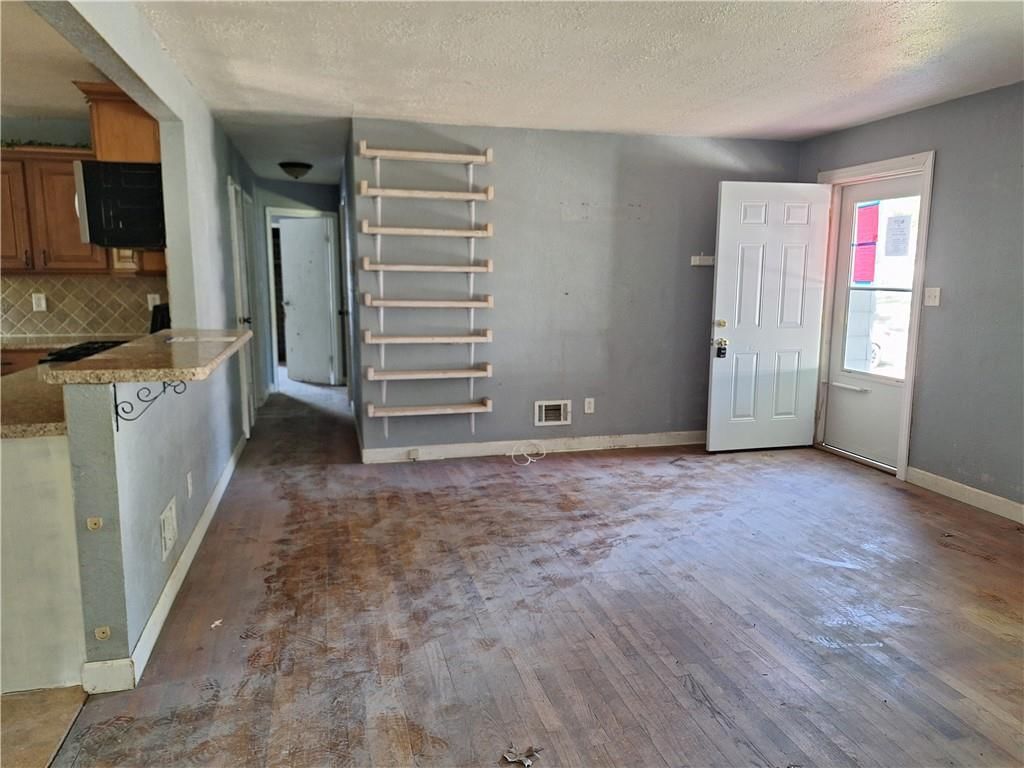 1316 Burnam Road — photo 4
