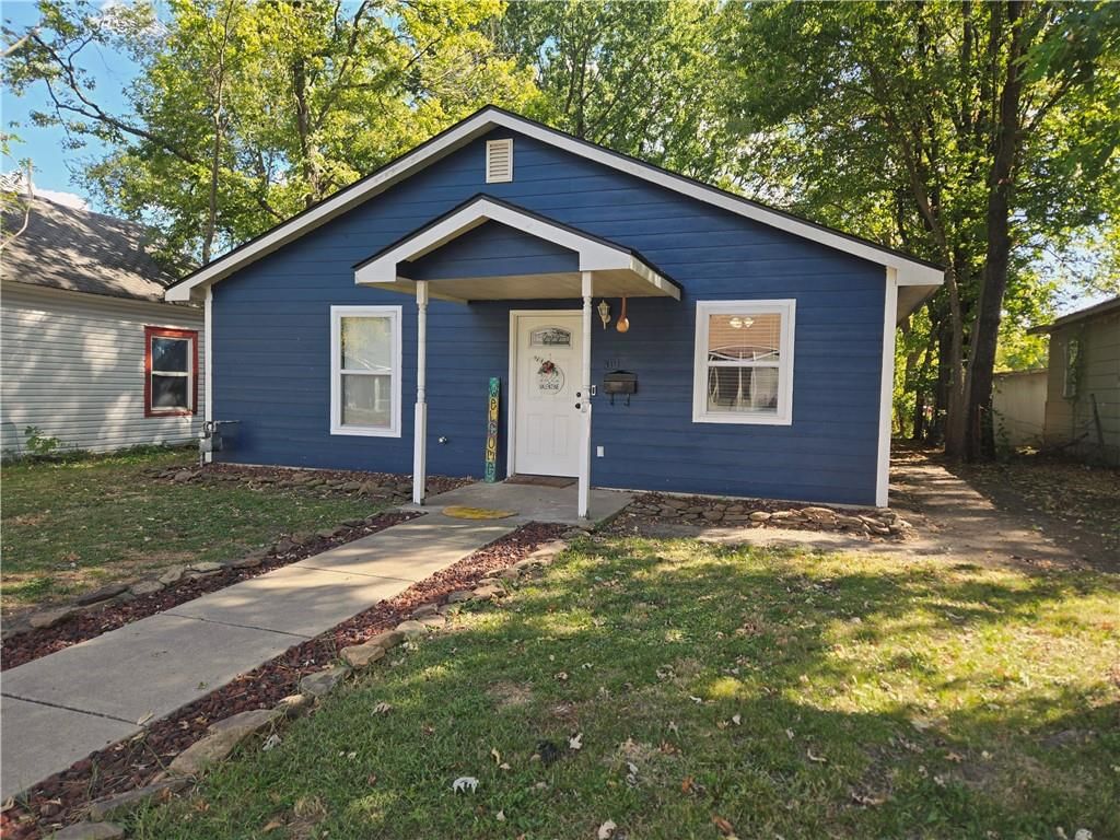 310 E Park Street — photo 2
