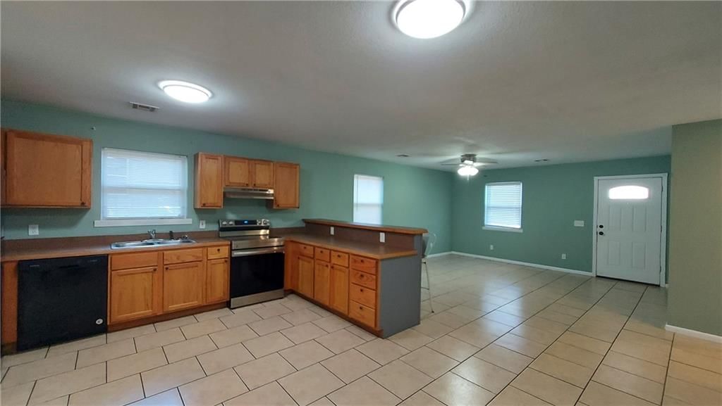 310 E Park Street — photo 8