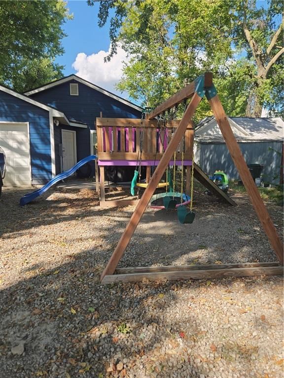 310 E Park Street — photo 15