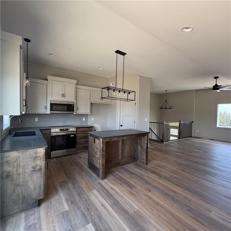 2112 SE Oak Ridge Drive — photo 5
