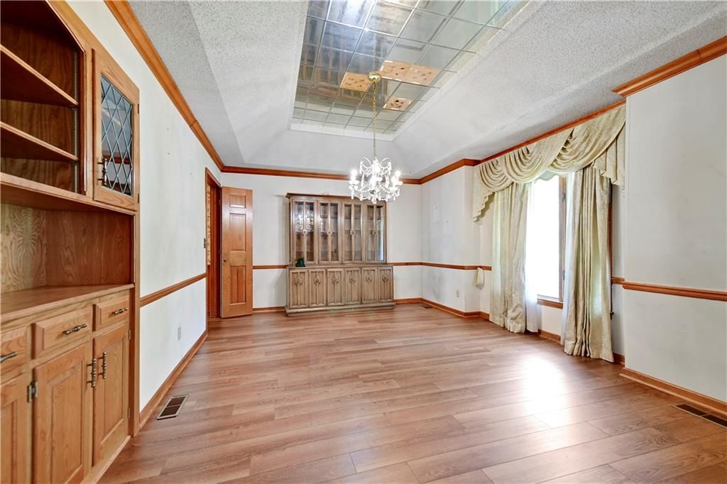 11905 Madison Avenue — photo 11