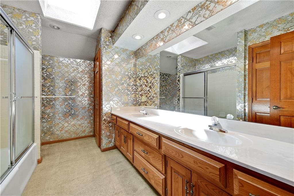 11905 Madison Avenue — photo 23