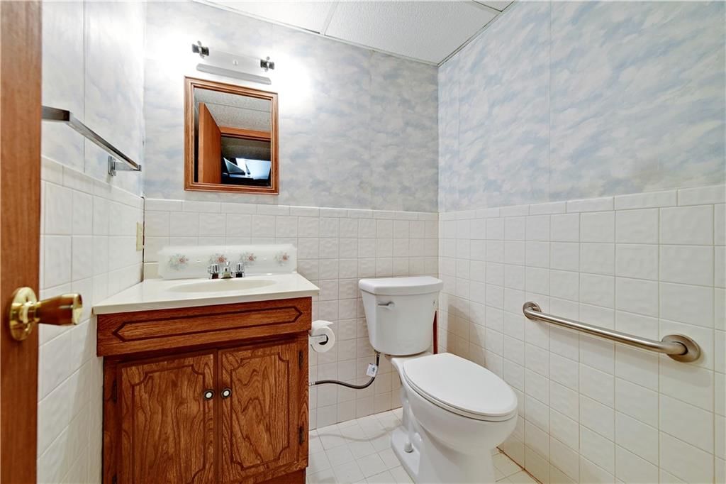 11905 Madison Avenue — photo 28
