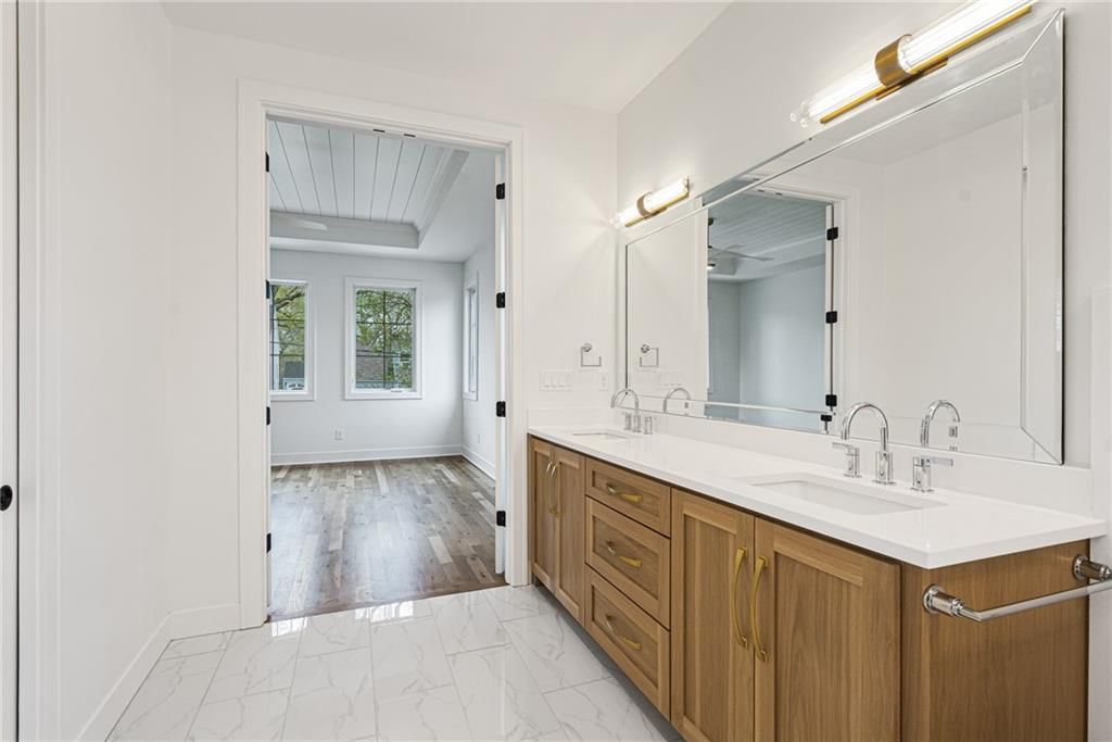 4016 W 67th Terrace — photo 36