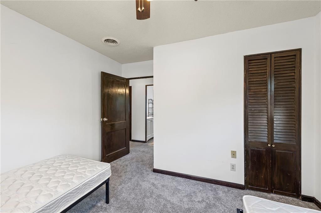 4535 Lafayette Avenue — photo 16