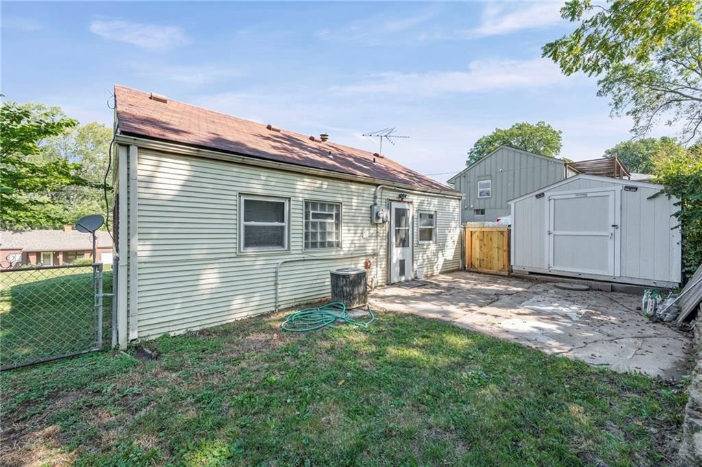 4535 Lafayette Avenue — photo 23