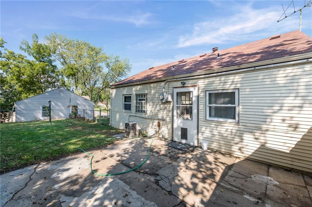 4535 Lafayette Avenue — photo 24