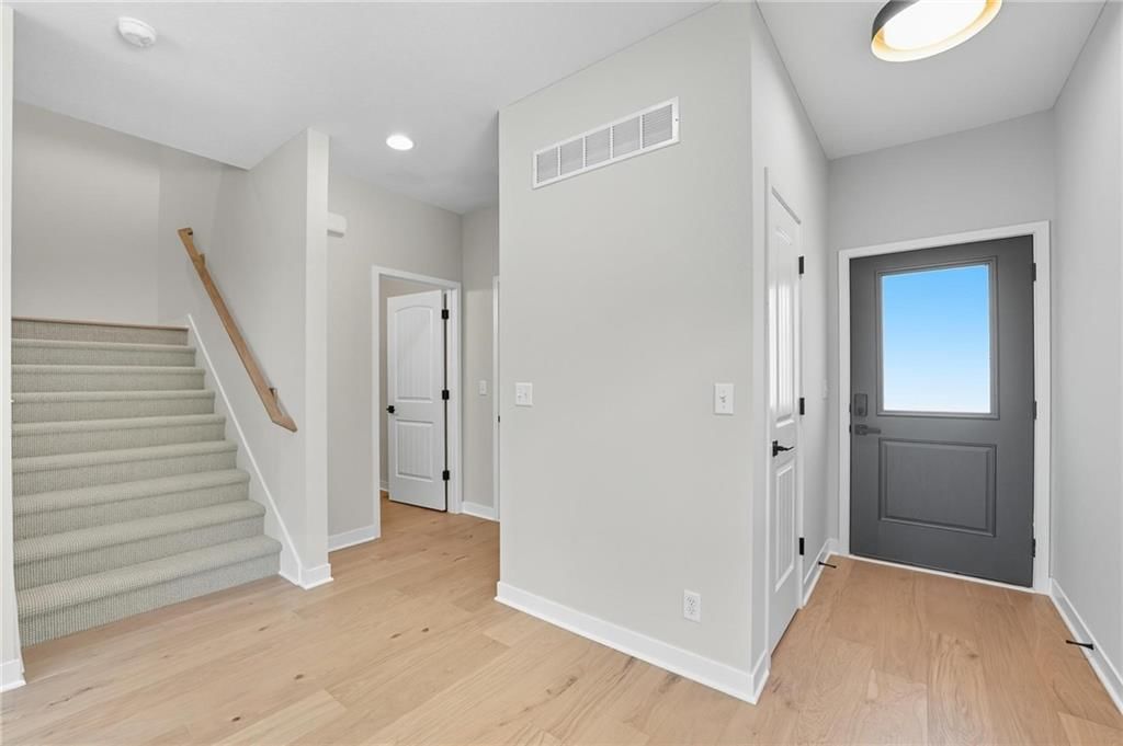 205 NW Orchard Court — photo 4