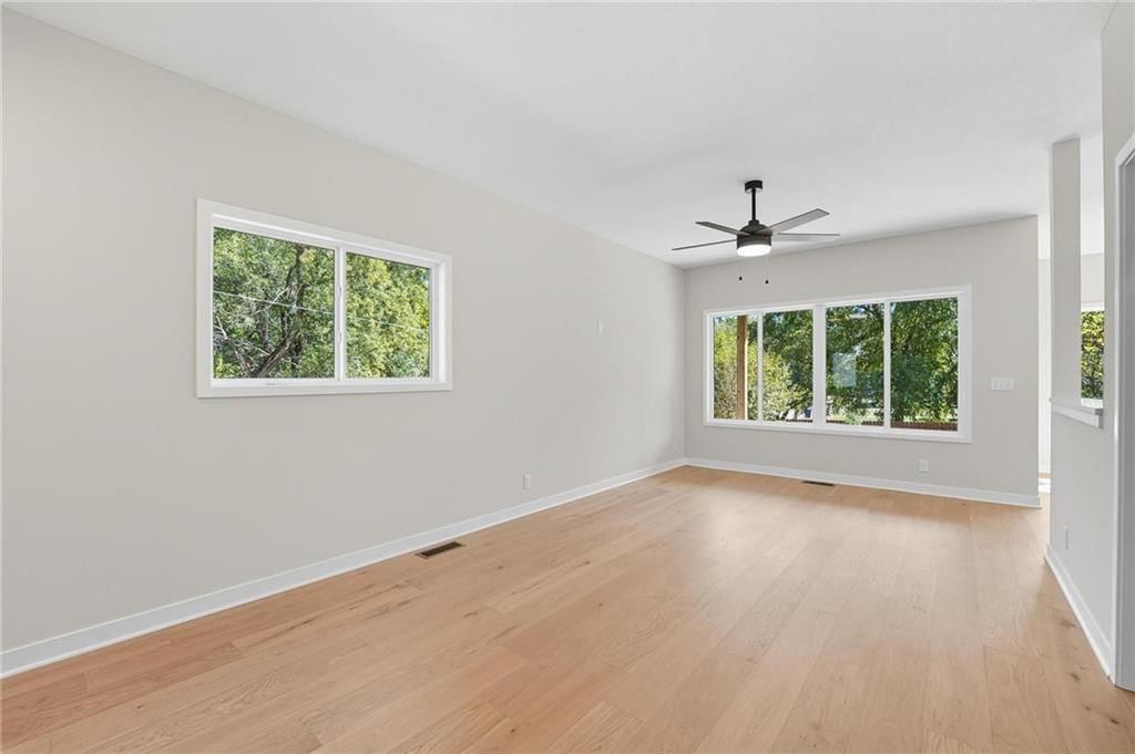 205 NW Orchard Court — photo 6