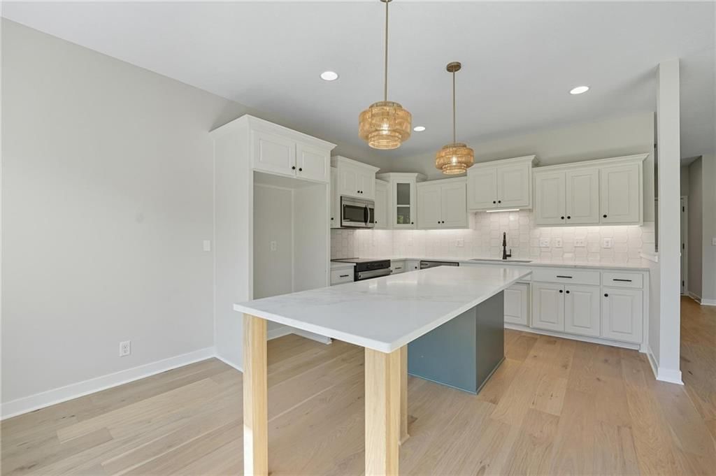 205 NW Orchard Court — photo 8