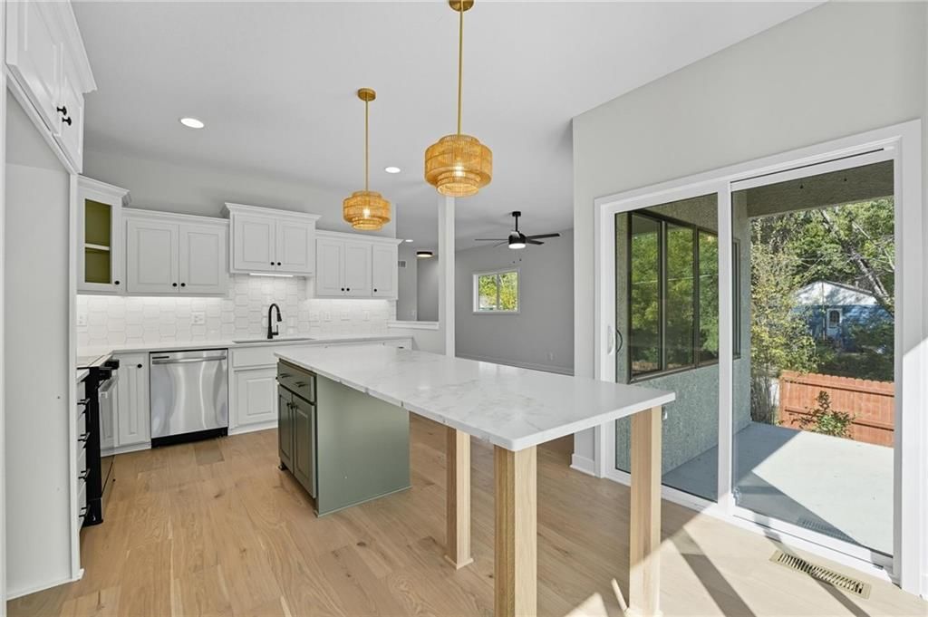 205 NW Orchard Court — photo 9