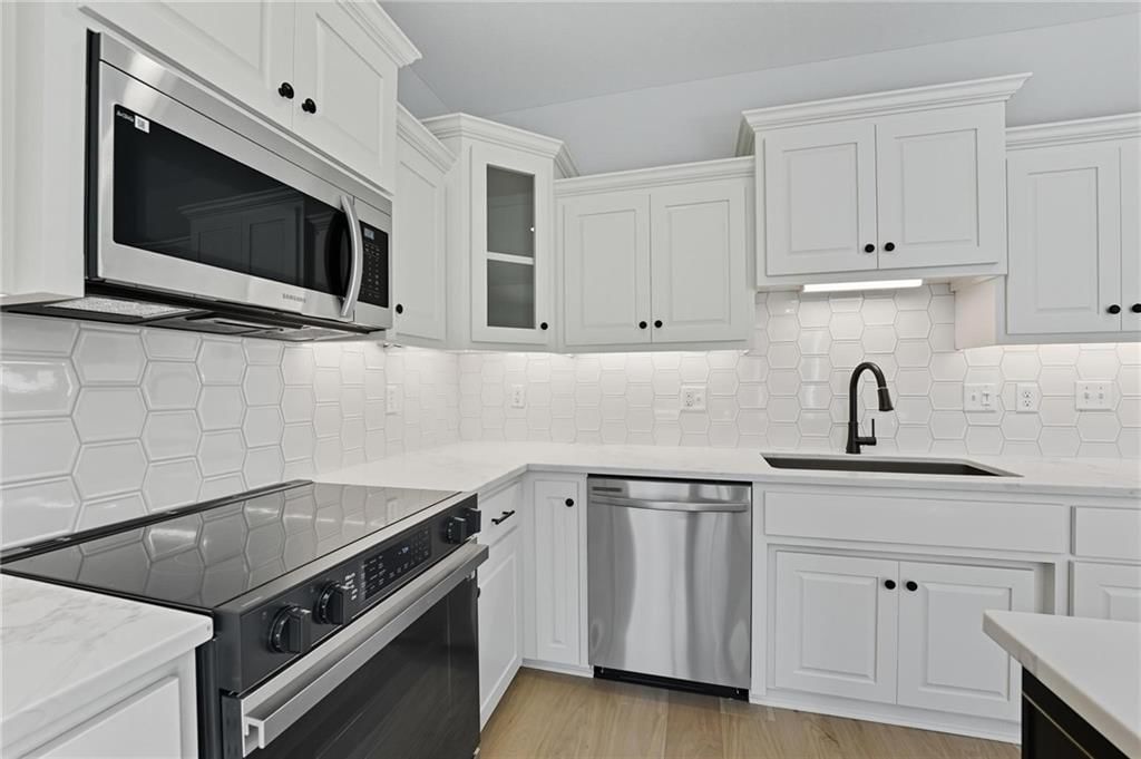 205 NW Orchard Court — photo 10