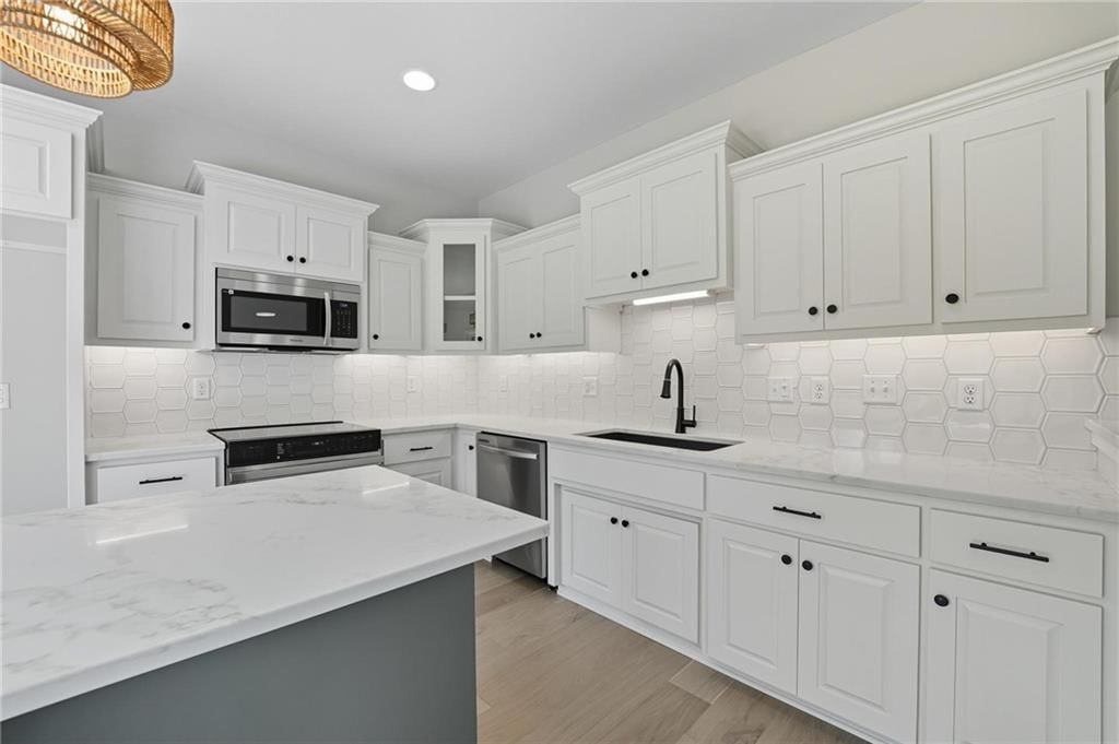 205 NW Orchard Court — photo 11