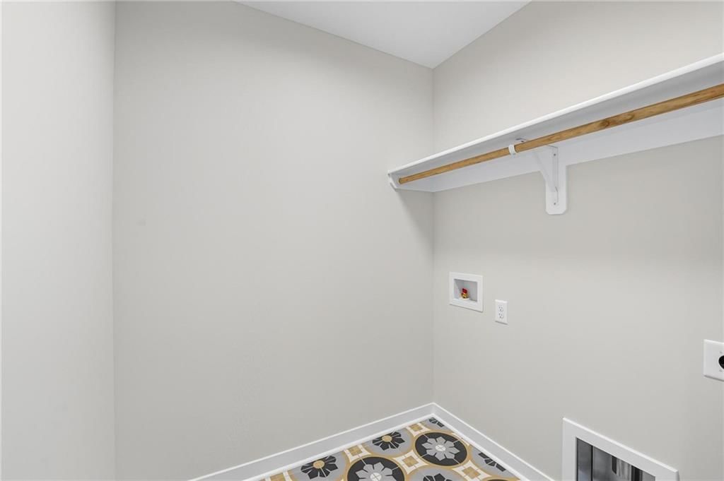 205 NW Orchard Court — photo 18