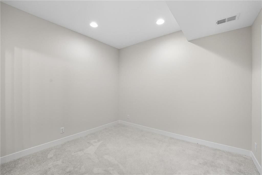 205 NW Orchard Court — photo 30