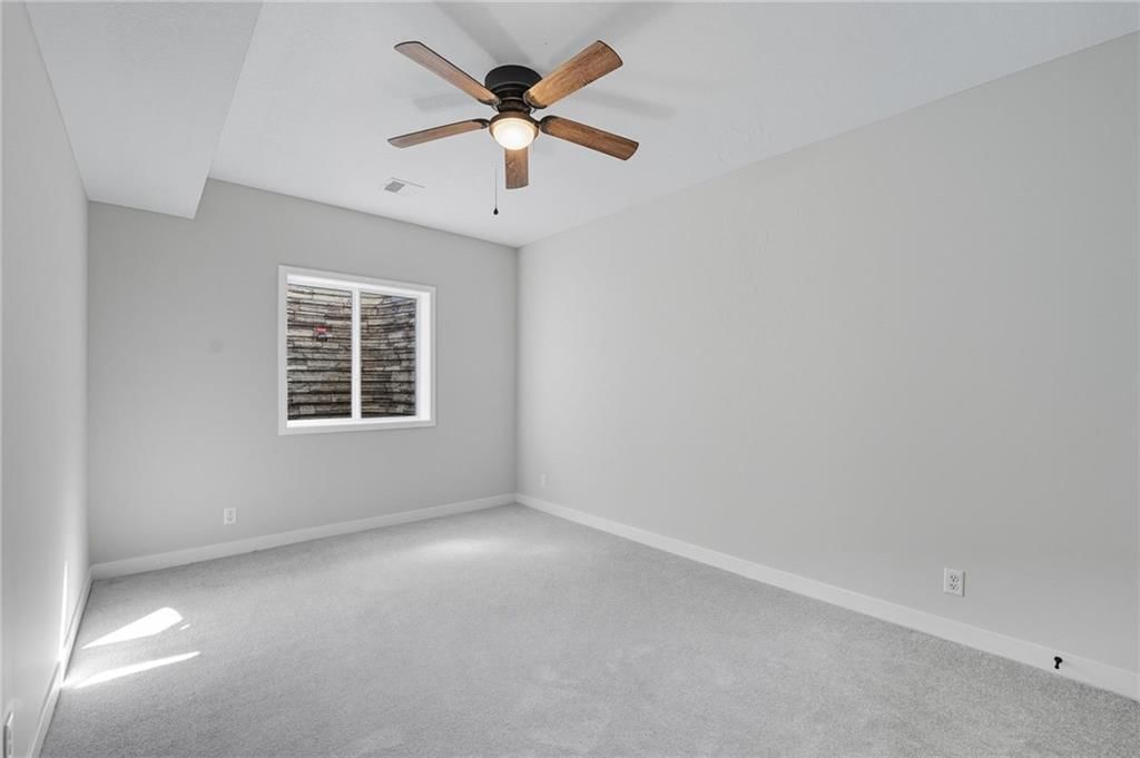 205 NW Orchard Court — photo 34