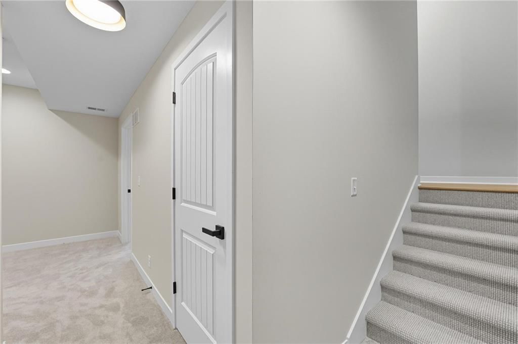 205 NW Orchard Court — photo 36