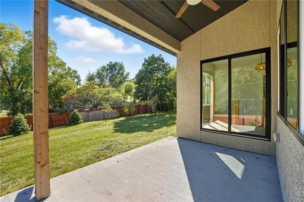 205 NW Orchard Court — photo 41