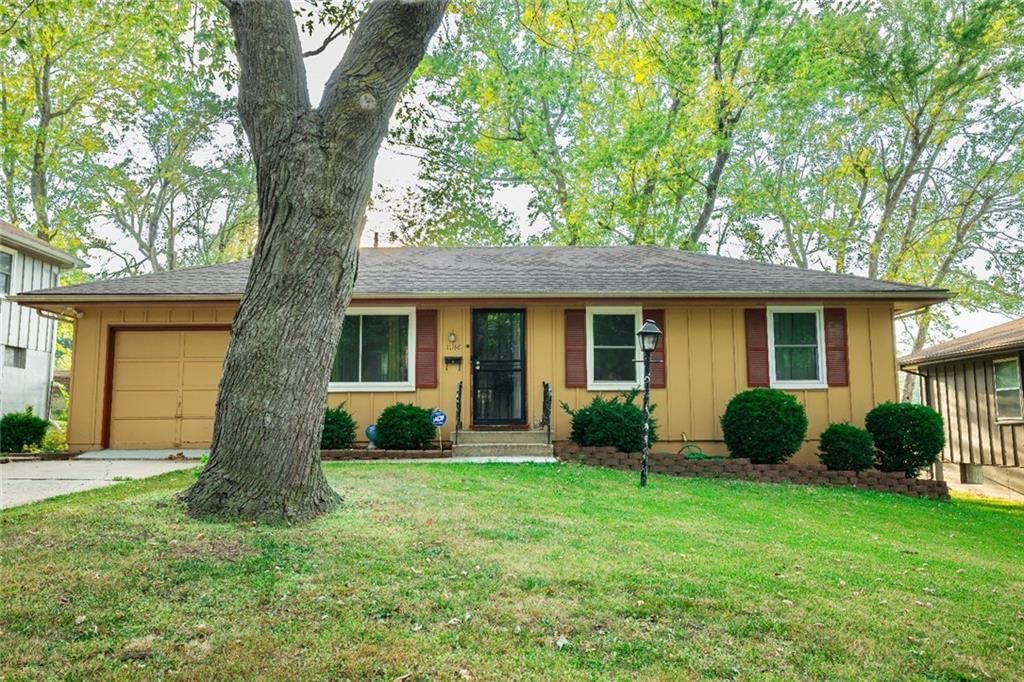 11148 Spring Valley Road, Kansas City, MO