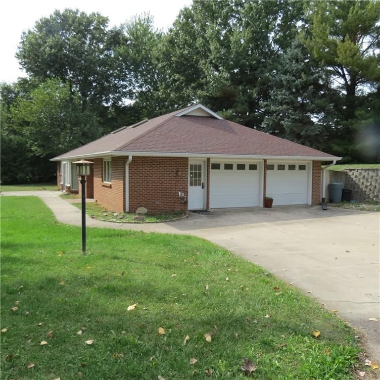 1213 N Summers Street — photo 2