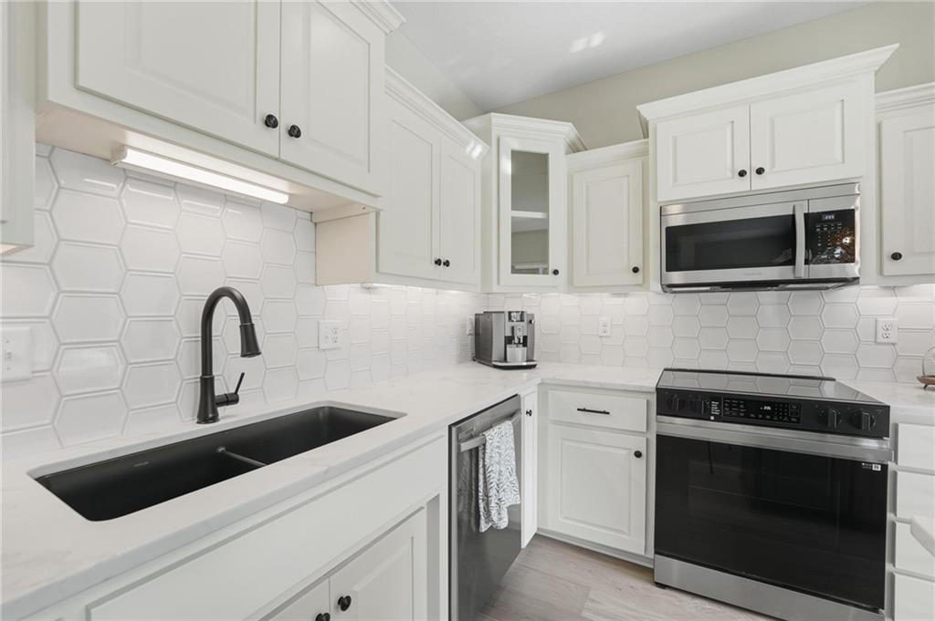 207 NW Orchard Court — photo 5