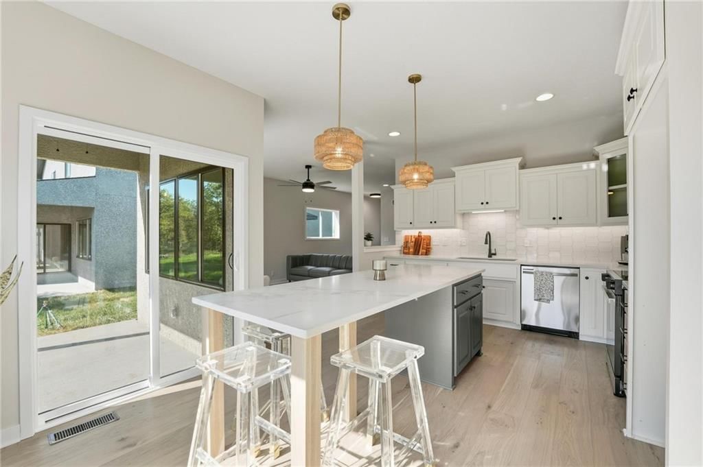 207 NW Orchard Court — photo 10