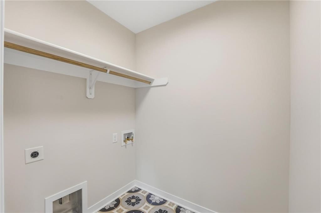 207 NW Orchard Court — photo 15