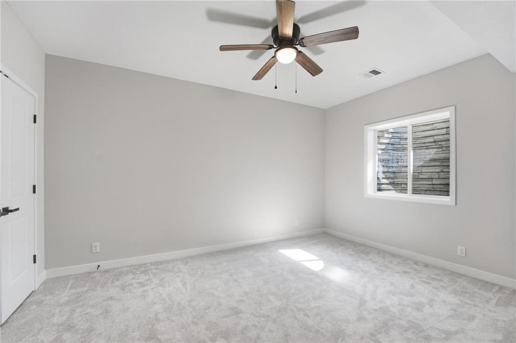 207 NW Orchard Court — photo 28