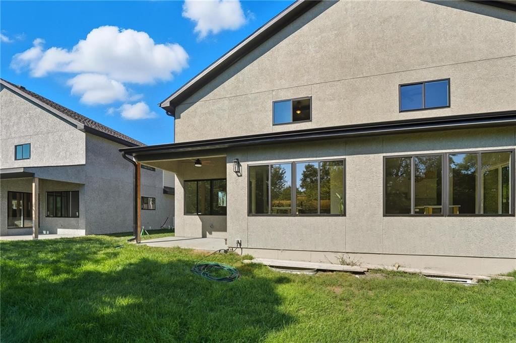207 NW Orchard Court — photo 33