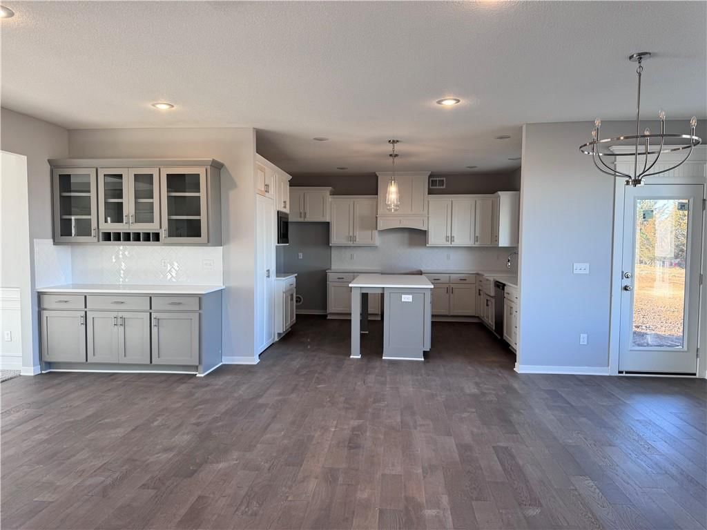 19320 W 114th Terrace — photo 4